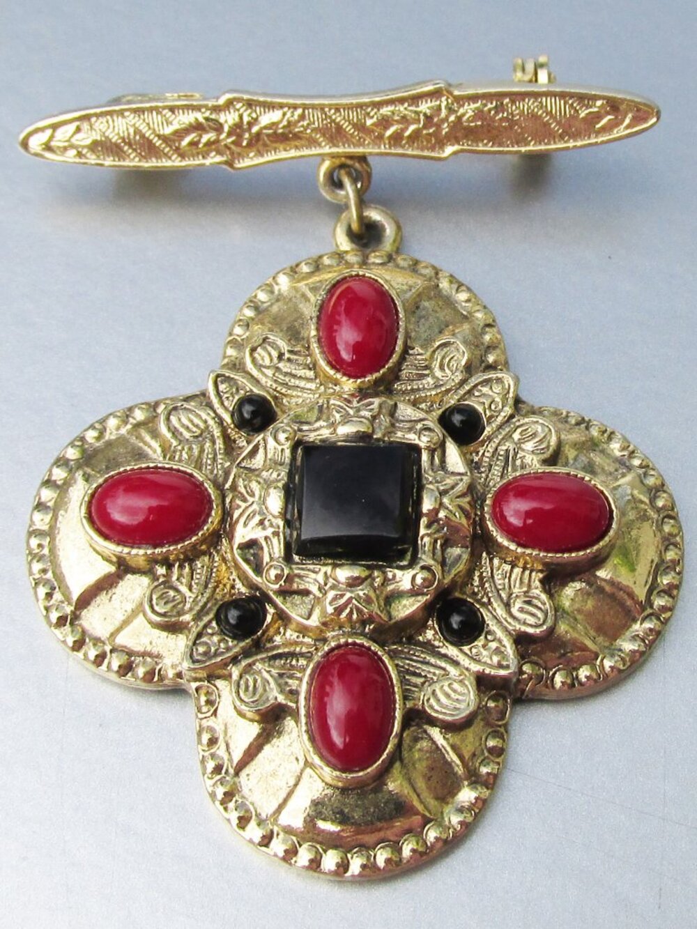 Vintage Victorian Revival CLOVER Red & Black Glass Dangle Bar Brooch Pin
